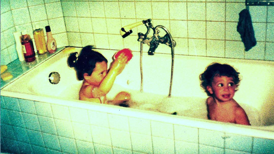 "1985" ou "Le bain"

#memories #brotherandsister